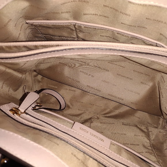 Beautiful pink and rose gold MK tote - Picture 4 of 6